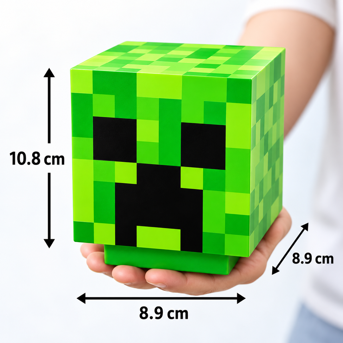 Dimenzije Creeper lampe: visina 10,8 cm, širina i dubina 8,9 cm