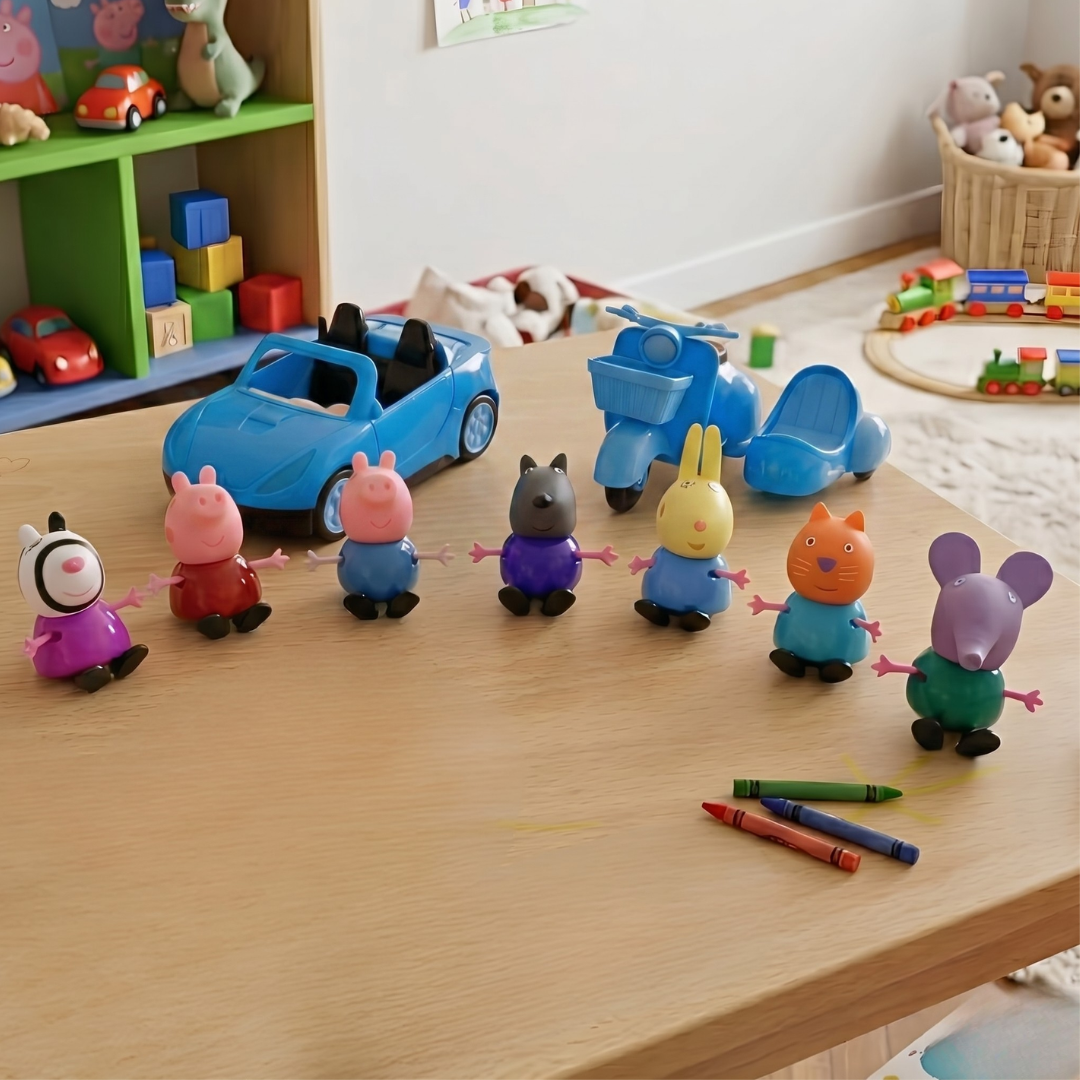 Peppa Pig Set 9u1 – 7 Figurica + Kabriolet + Skuter sa Prikolicom